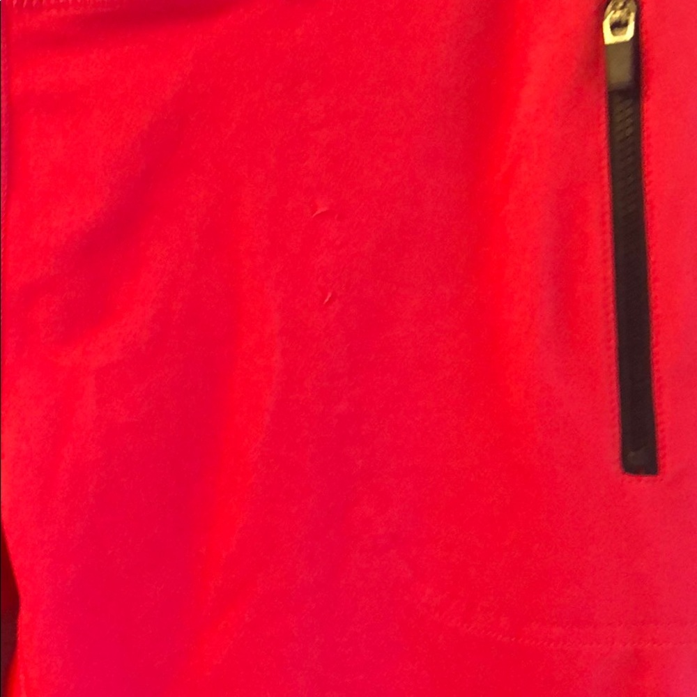 Fabletics capris size medium - Picture 2 of 5